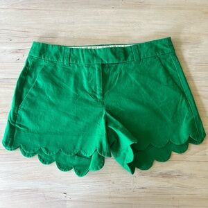 Scallop chino shorts
